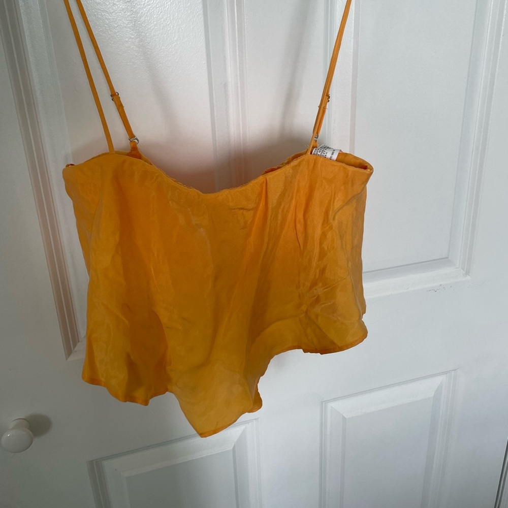 Brand NWOT Zara size medium handkerchief tie top